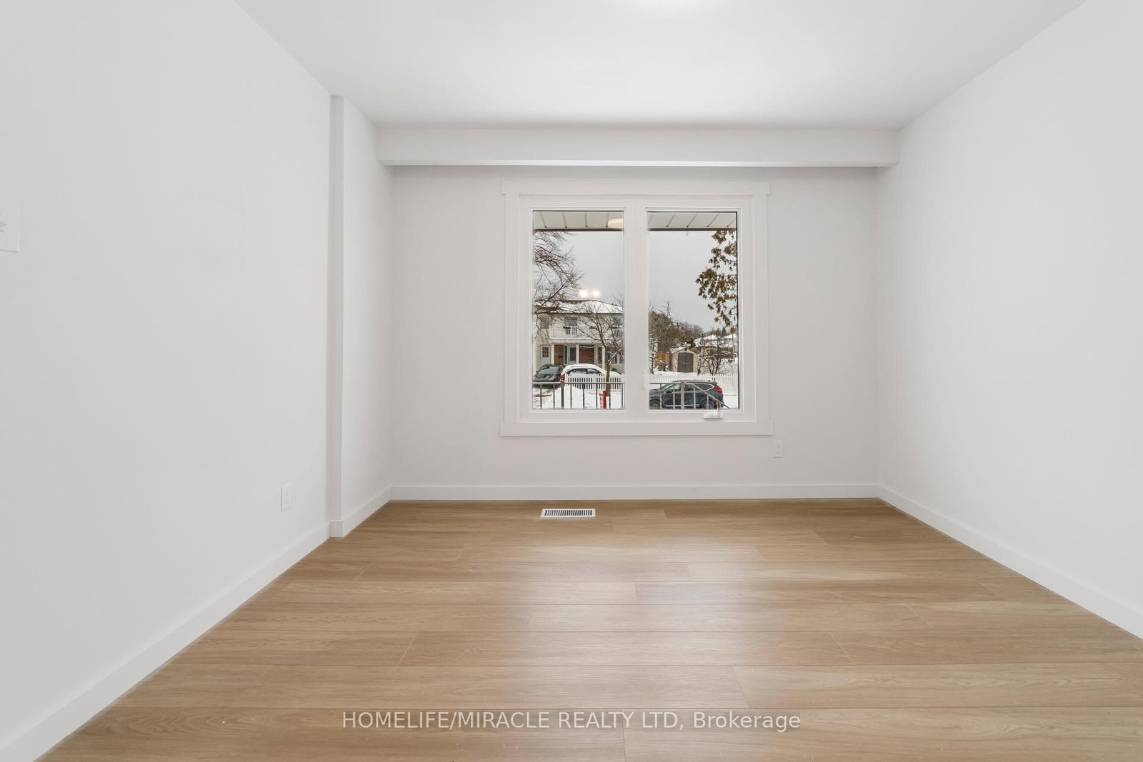 Semi-Detached House sold at 3309 Jolliffe Avenue, Mississauga, Ontario, L4T 1V6 - Malton - MLS: W12670100