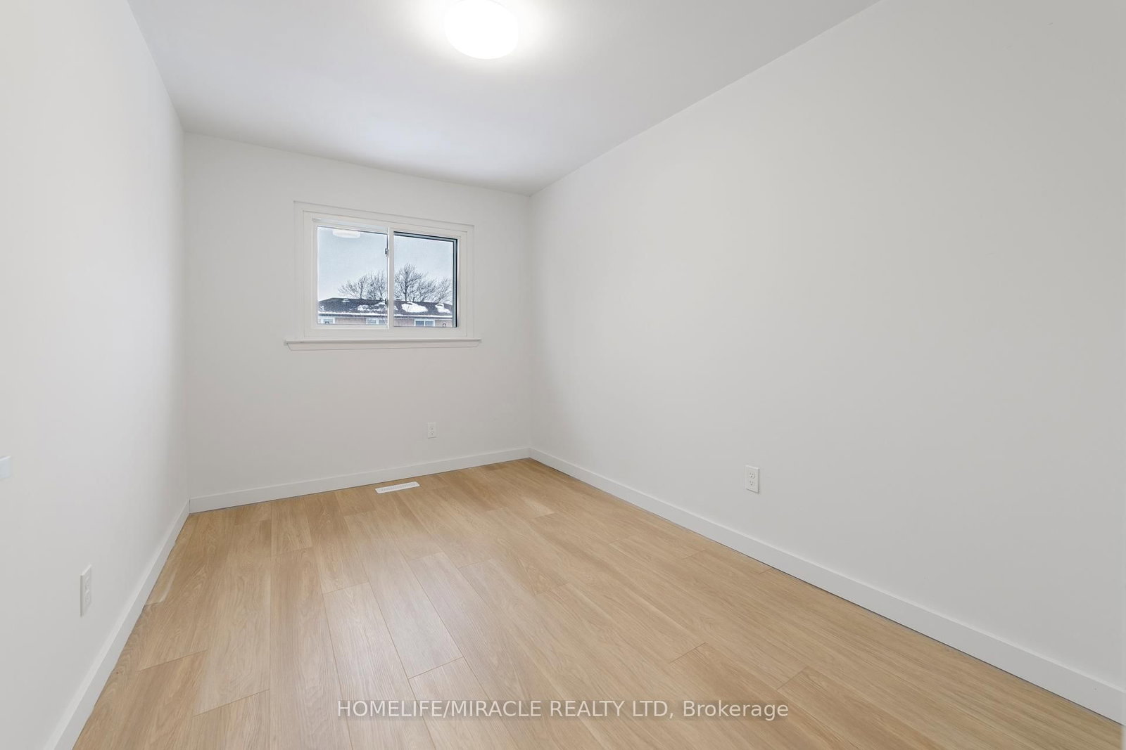 Semi-Detached House sold at 3309 Jolliffe Avenue, Mississauga, Ontario, L4T 1V6 - Malton - MLS: W12670100