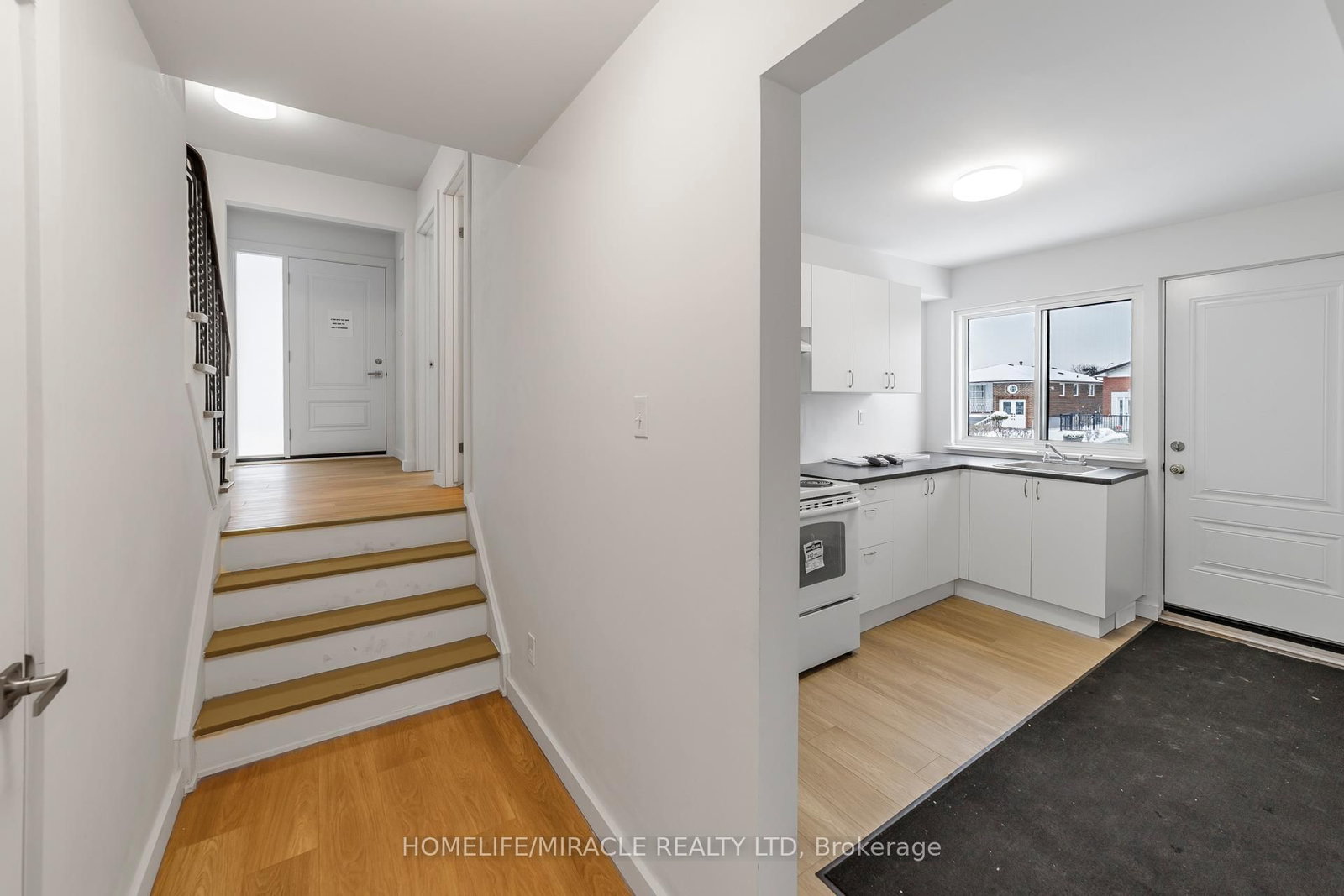 Semi-Detached House sold at 3309 Jolliffe Avenue, Mississauga, Ontario, L4T 1V6 - Malton - MLS: W12670100