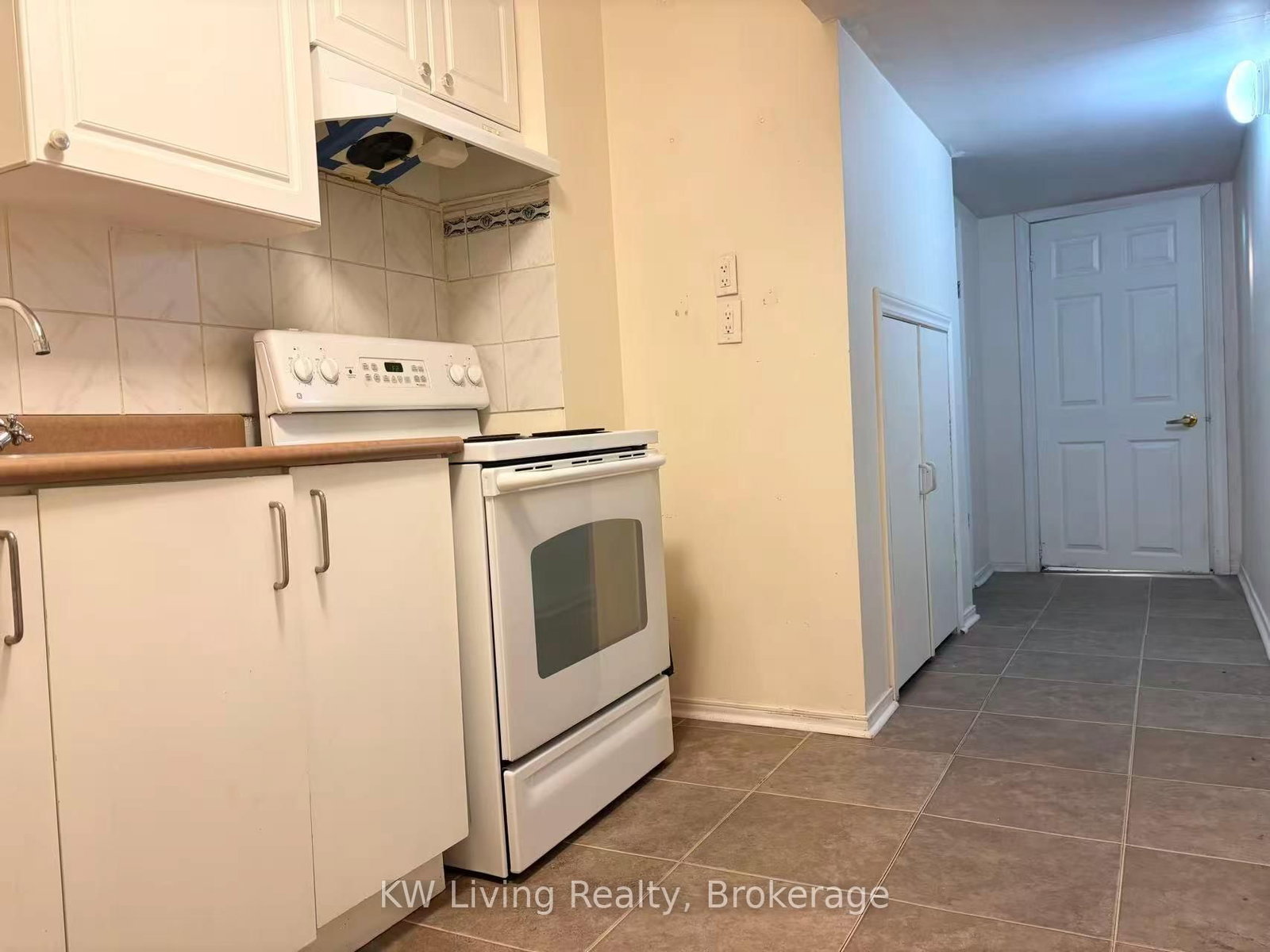 Semi-Detached House for lease at Basement-73 San Gabriele Place, Toronto, Ontario, M9L 3A5 - Humber Summit - MLS: W12670154