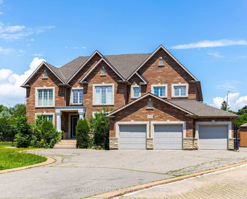 2489 Olinda Crt, Mississauga, L5C 4P5 | Image 2