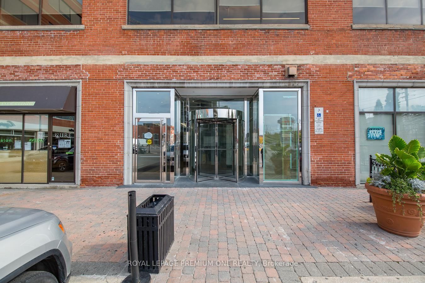 672 Dupont Street, Unit 403 - Photo 4