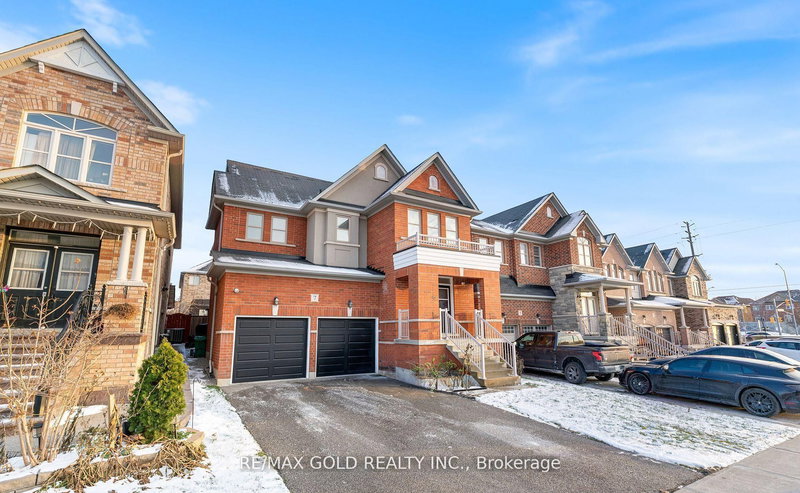 7 Gardenbrooke Tr, Brampton, L6P 3L1 | Image 2