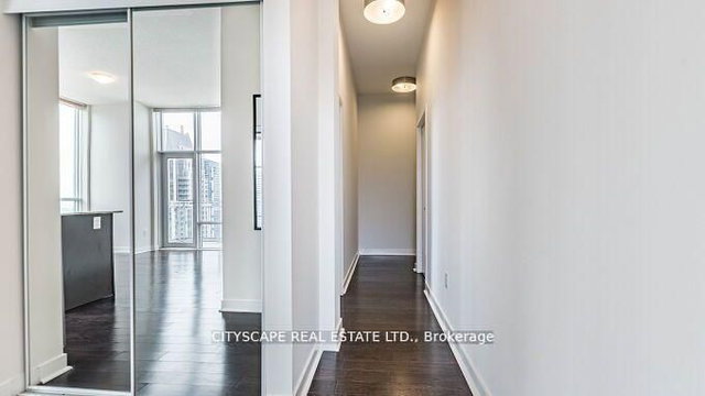 3205 - 360 Square One Drive