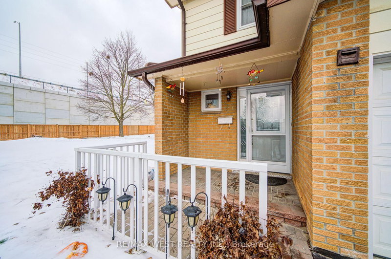 71 - 3525 Brandon Gate Dr, Mississauga, L4T 3M3 | Image 3