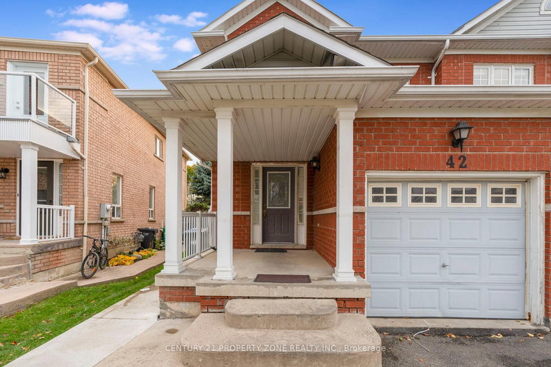42 Mossgrove Cres, Brampton, L7A 3E6 | Image 3