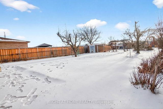 7524 Wrenwood Crescent