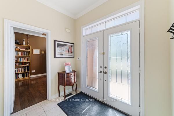 2431 Meadowridge Dr W, Oakville, L6H 7R3 | Image 3