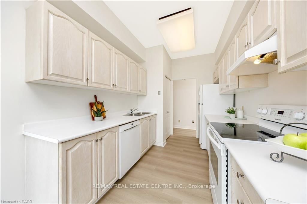 Condo for sale at SS01-100 Millside Drive, Milton, Ontario, L9T 5E2 - Old Milton - MLS: W12676070