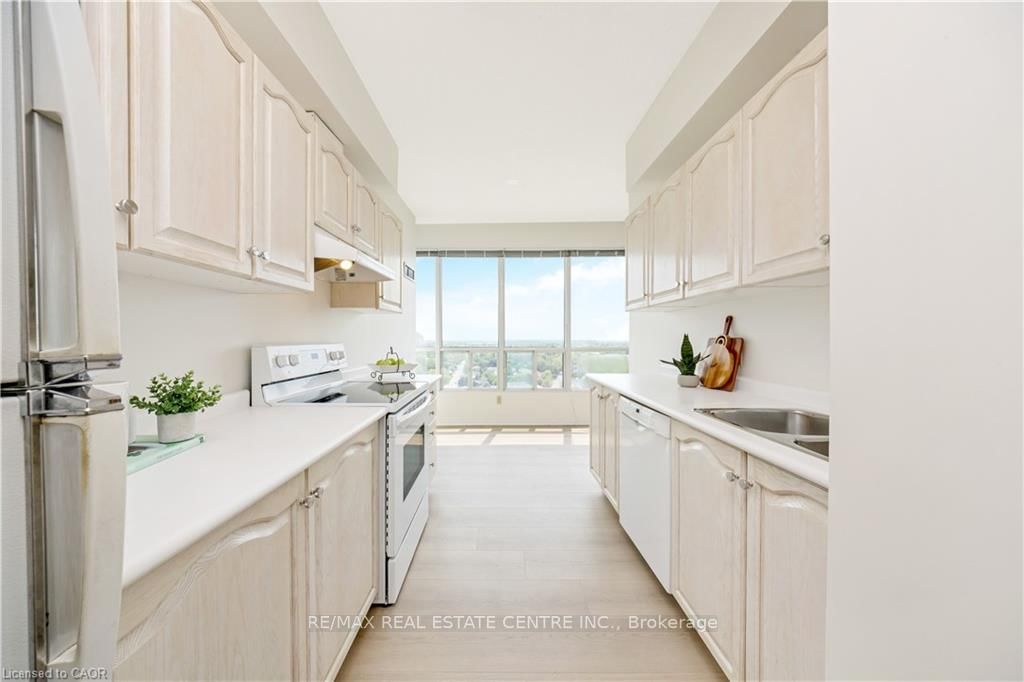 Condo for sale at SS01-100 Millside Drive, Milton, Ontario, L9T 5E2 - Old Milton - MLS: W12676070