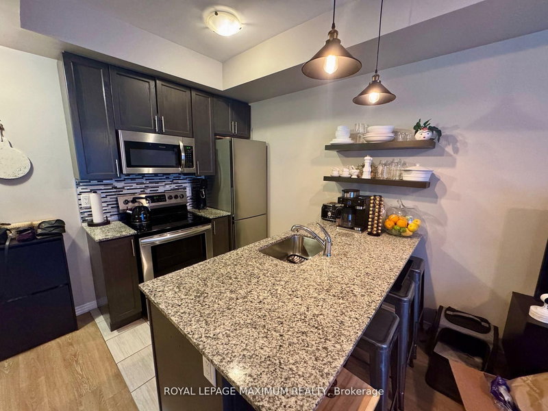 92 - 30 Fieldway Rd, Toronto, M8Z 0E3 | Image 3