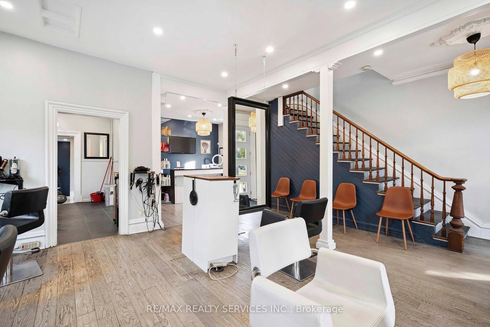 127 Queen Street W - Photo 7
