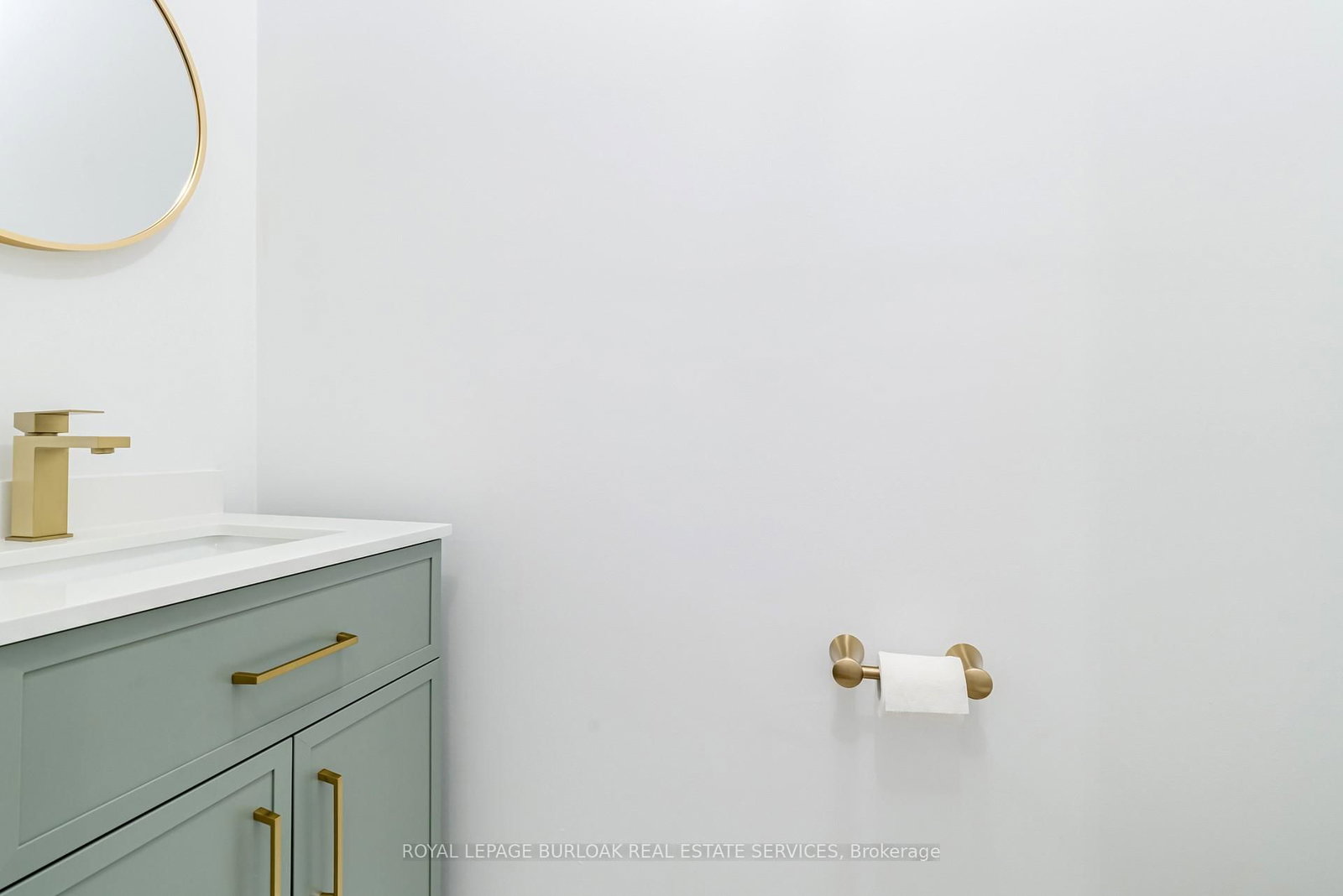 Townhouse for sale at 4-5475 Lakeshore Road, Burlington, Ontario, L7L 1E1 - Appleby - MLS: W12676898