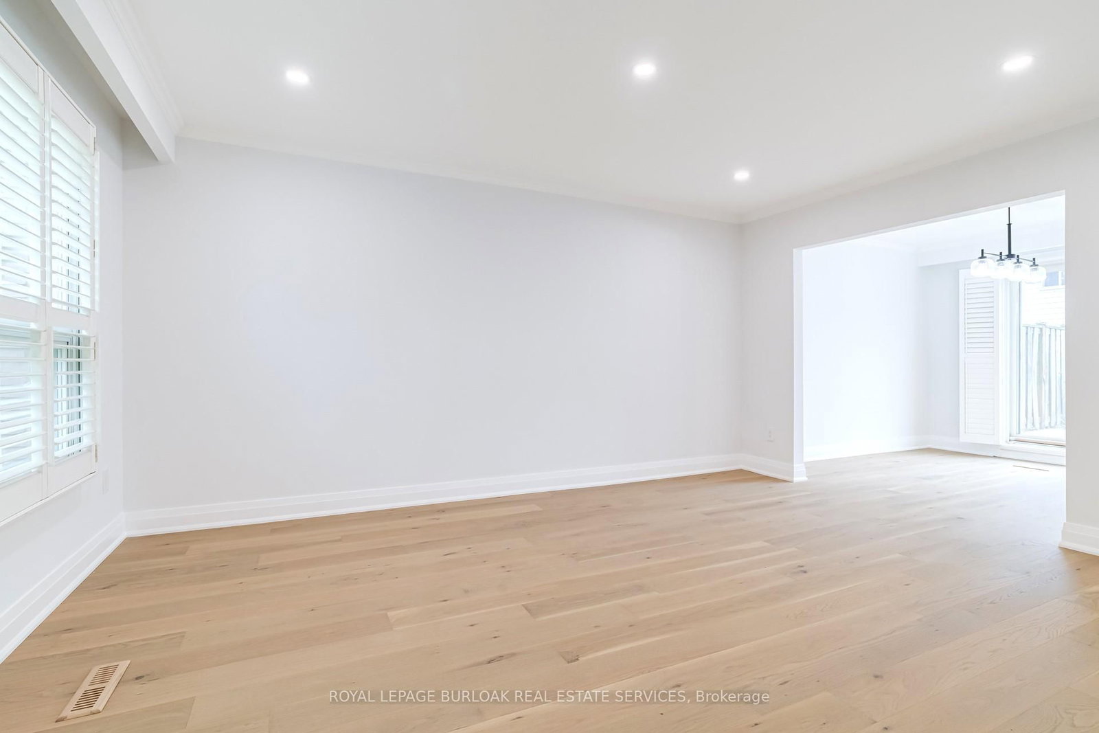 Townhouse for sale at 4-5475 Lakeshore Road, Burlington, Ontario, L7L 1E1 - Appleby - MLS: W12676898