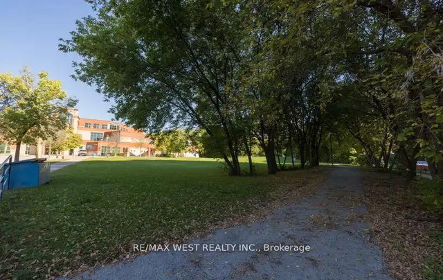 1509 - 85 Emmett Avenue