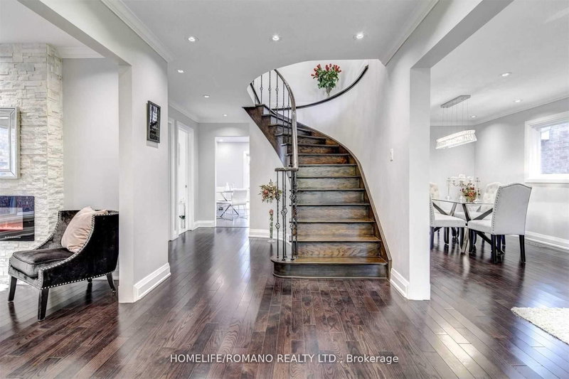 4493 Longmoor Rd, Mississauga, L5M 4H6 | Image 3