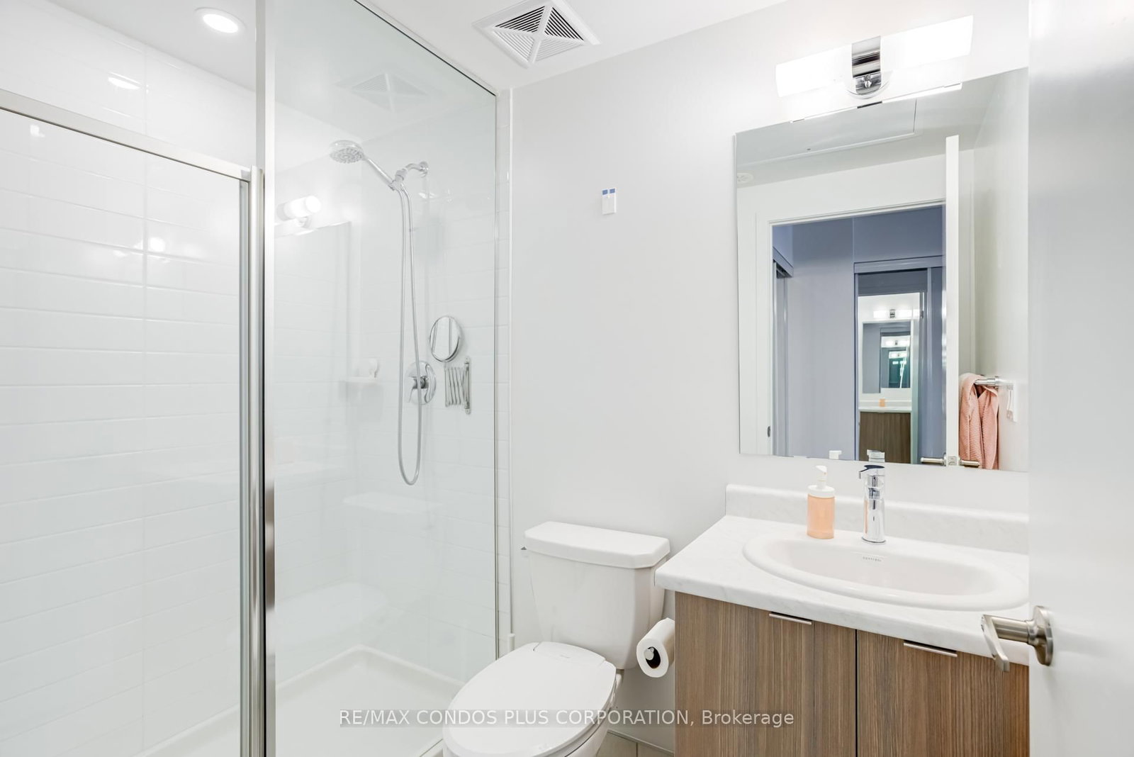 Townhouse for sale at 201-100 Canon Jackson Drive, Toronto, Ontario, M6M 0C1 - Beechborough-Greenbrook - MLS: W12677486