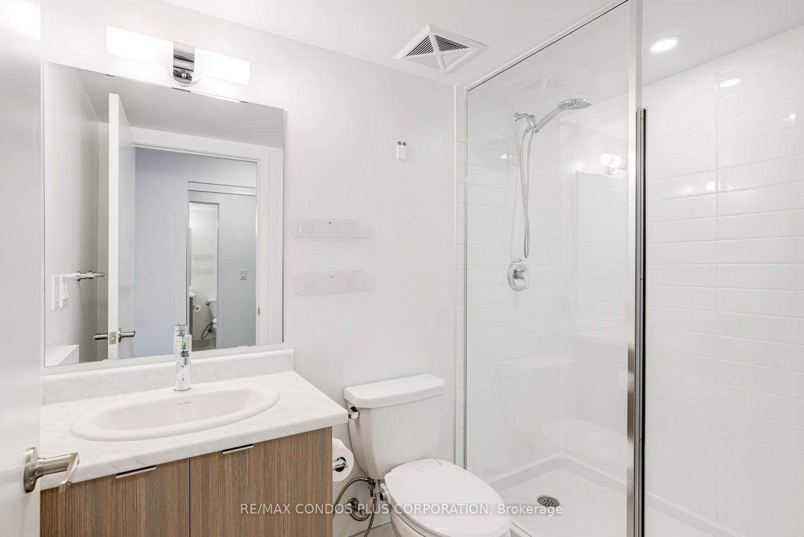 Townhouse for sale at 201-100 Canon Jackson Drive, Toronto, Ontario, M6M 0C1 - Beechborough-Greenbrook - MLS: W12677486