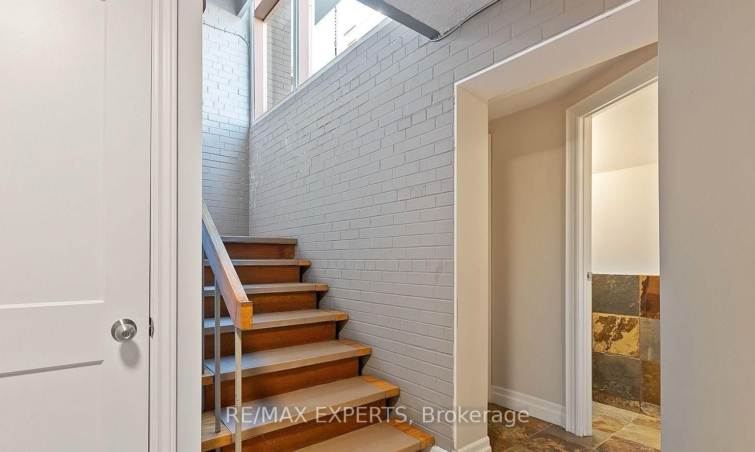 20 Stavebank Road, Unit 100