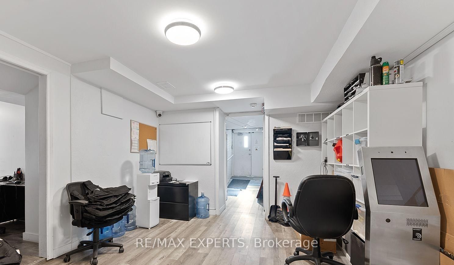 20 Stavebank Road, Unit 100 - Photo 17