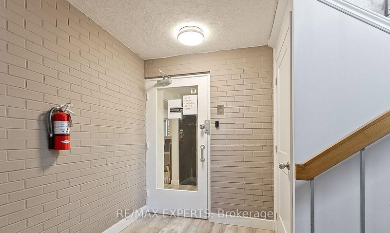 100 - 20 Stavebank Rd, Mississauga, L5G 2T4 | Image 2