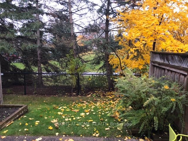 Townhouse for sale at 32 Heathcliffe Square, Brampton, Ontario, L6S 5P7 - Central Park - MLS: W12678360