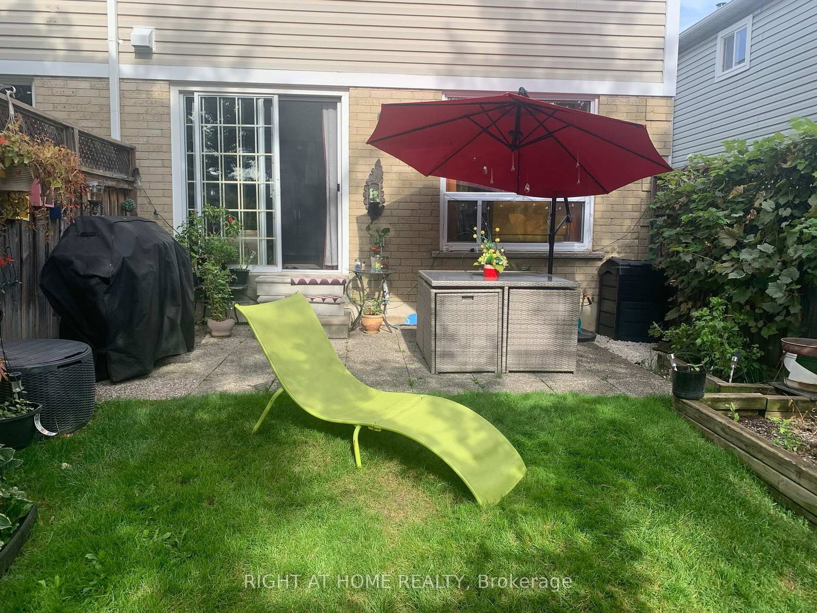 Townhouse for sale at 32 Heathcliffe Square, Brampton, Ontario, L6S 5P7 - Central Park - MLS: W12678360