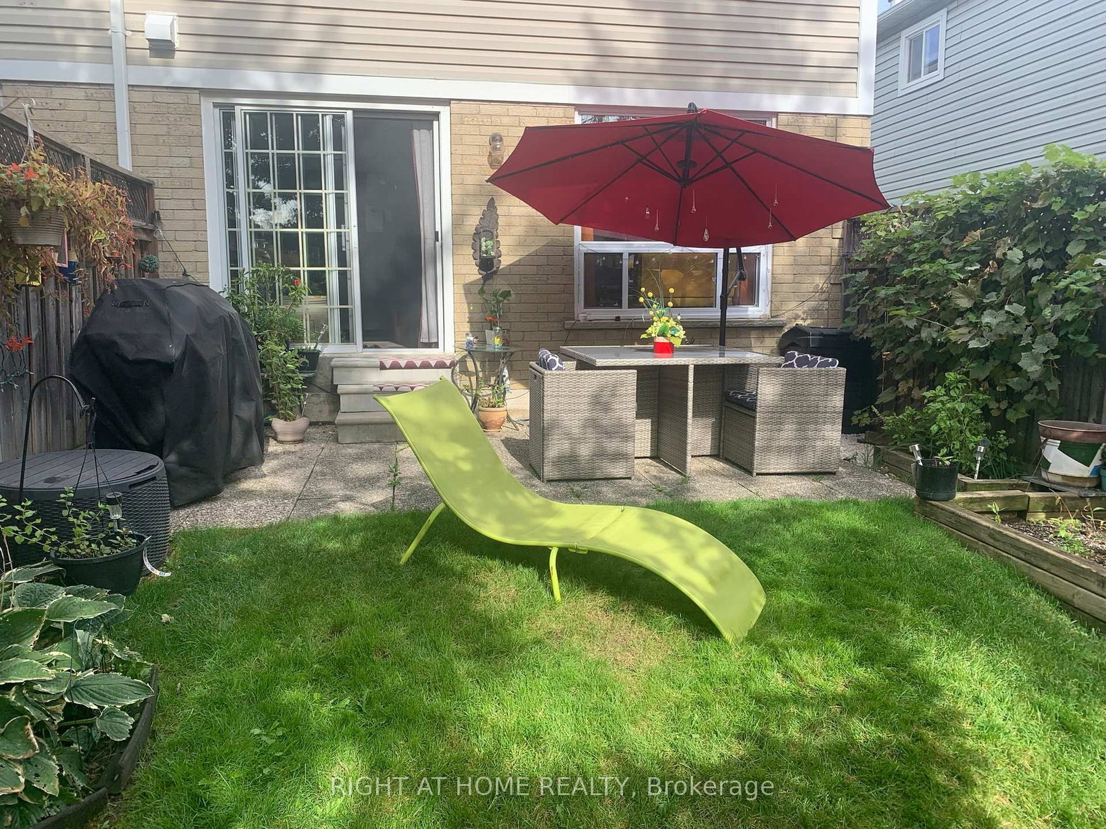 Townhouse for sale at 32 Heathcliffe Square, Brampton, Ontario, L6S 5P7 - Central Park - MLS: W12678360