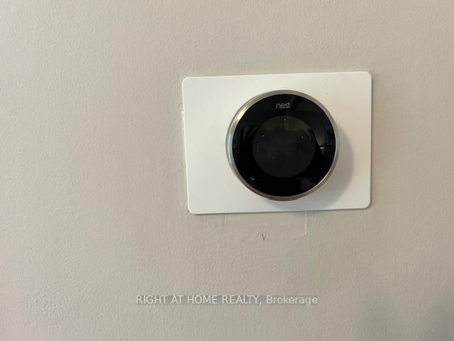 Townhouse for sale at 32 Heathcliffe Square, Brampton, Ontario, L6S 5P7 - Central Park - MLS: W12678360