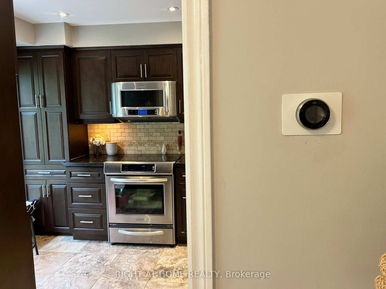 Townhouse for sale at 32 Heathcliffe Square, Brampton, Ontario, L6S 5P7 - Central Park - MLS: W12678360