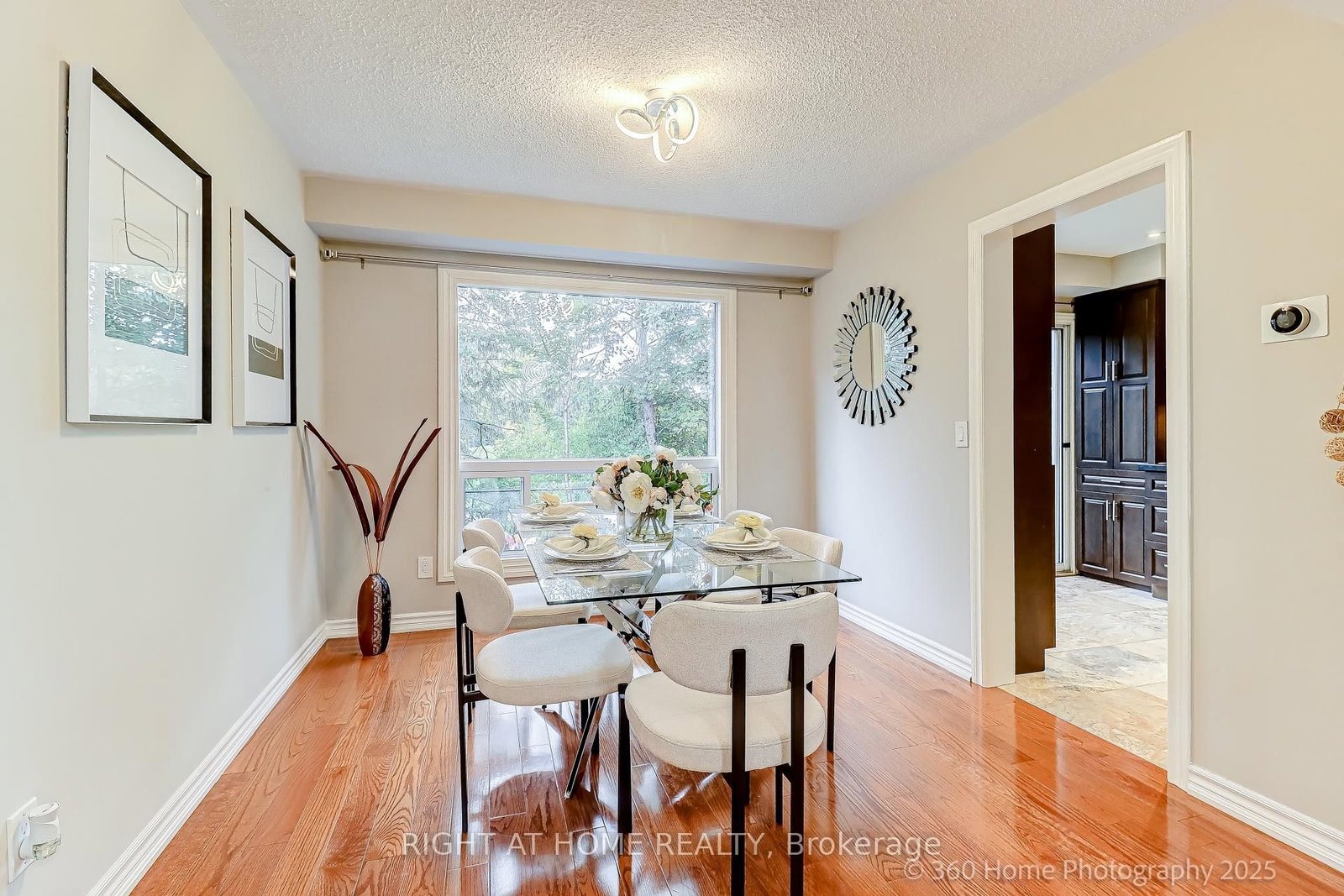 Townhouse for sale at 32 Heathcliffe Square, Brampton, Ontario, L6S 5P7 - Central Park - MLS: W12678360