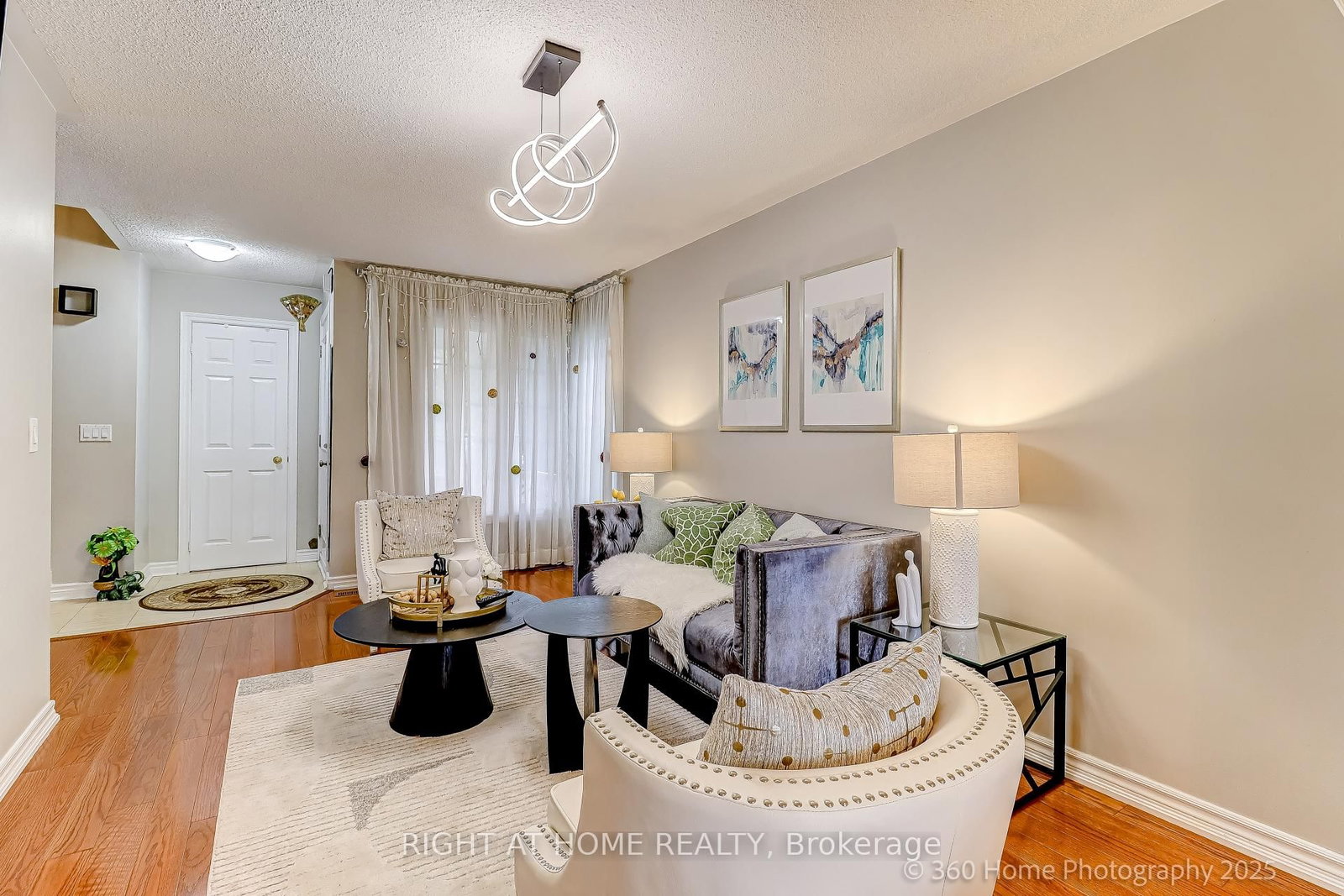 Townhouse for sale at 32 Heathcliffe Square, Brampton, Ontario, L6S 5P7 - Central Park - MLS: W12678360