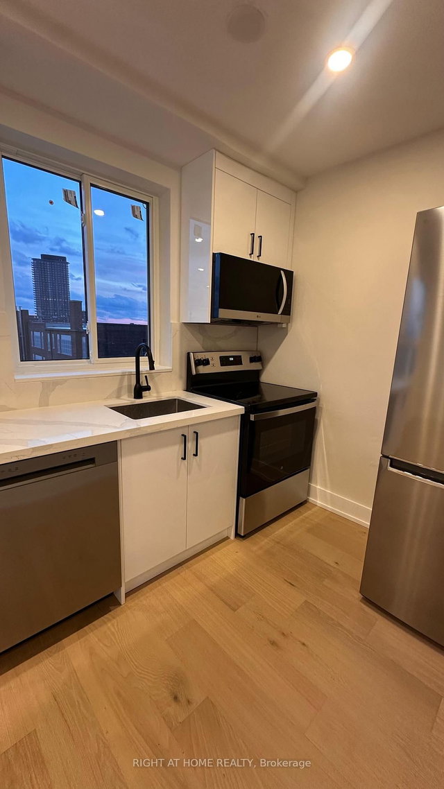 202 - 1357 Davenport Road