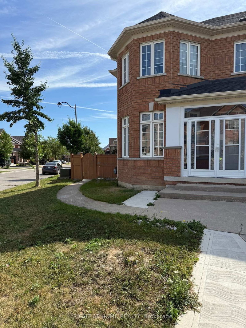 29 Laurentide Cres, Brampton, L6P 1Y3 | Image 3
