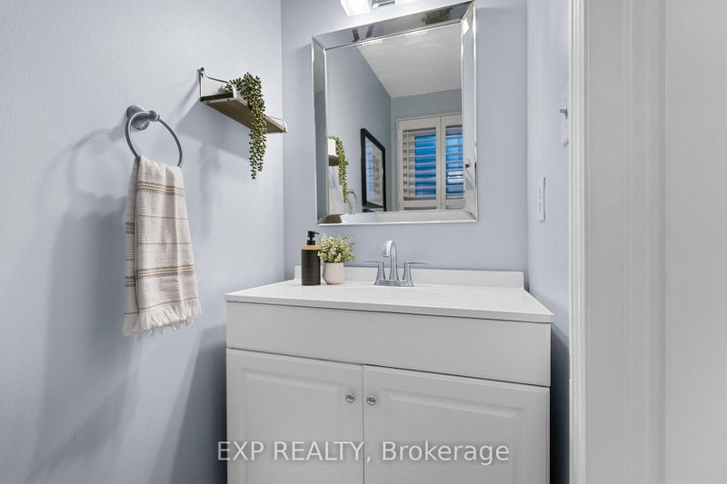 22 Pierpont Mississauga,ON L5N 5V1 — Photo 14