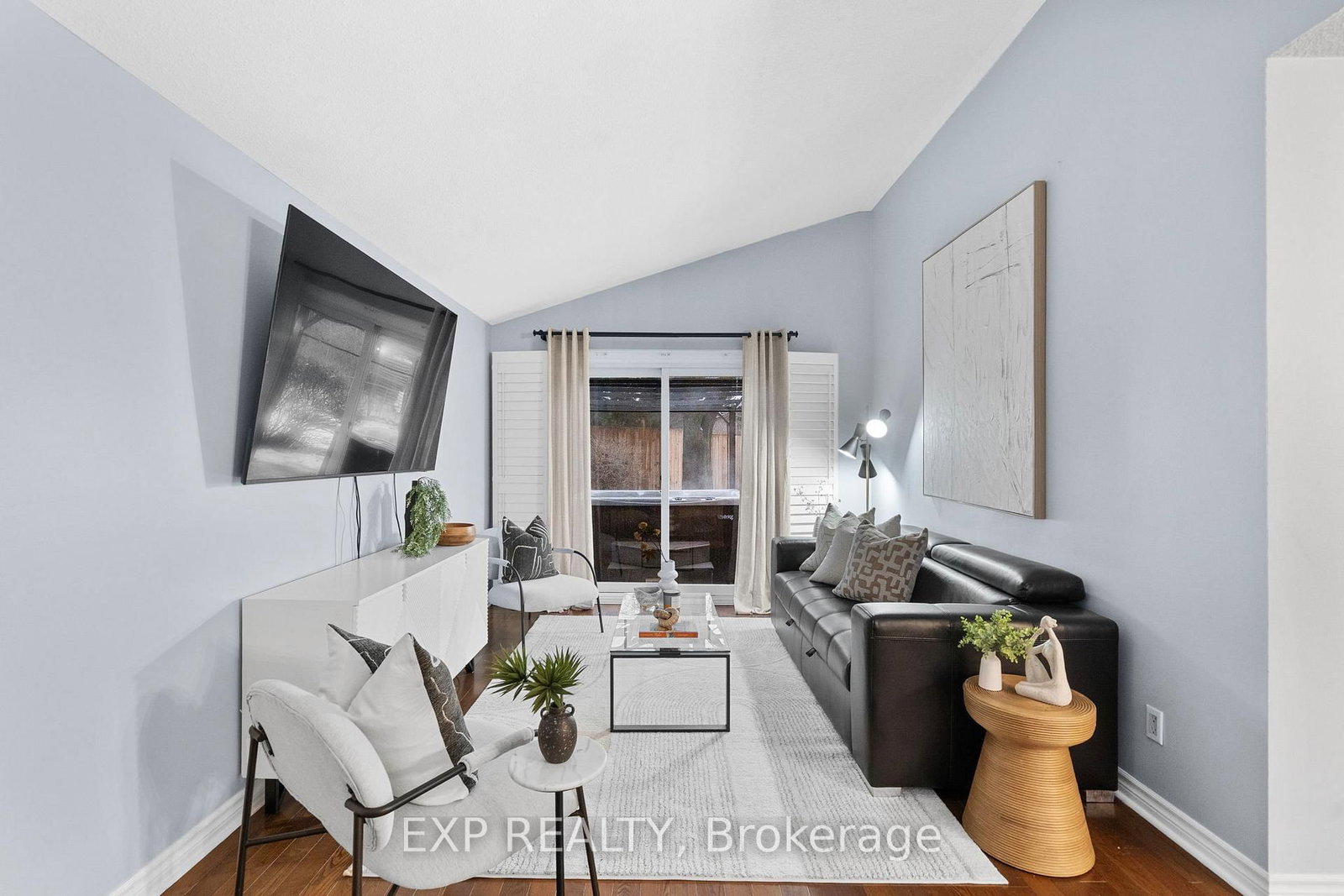 22 Pierpont Mississauga,ON L5N 5V1 — Photo 4