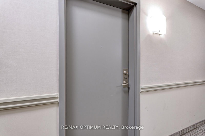 402 - 50 Sky Harbour Dr, Brampton, L6Y 6B8 | Image 2