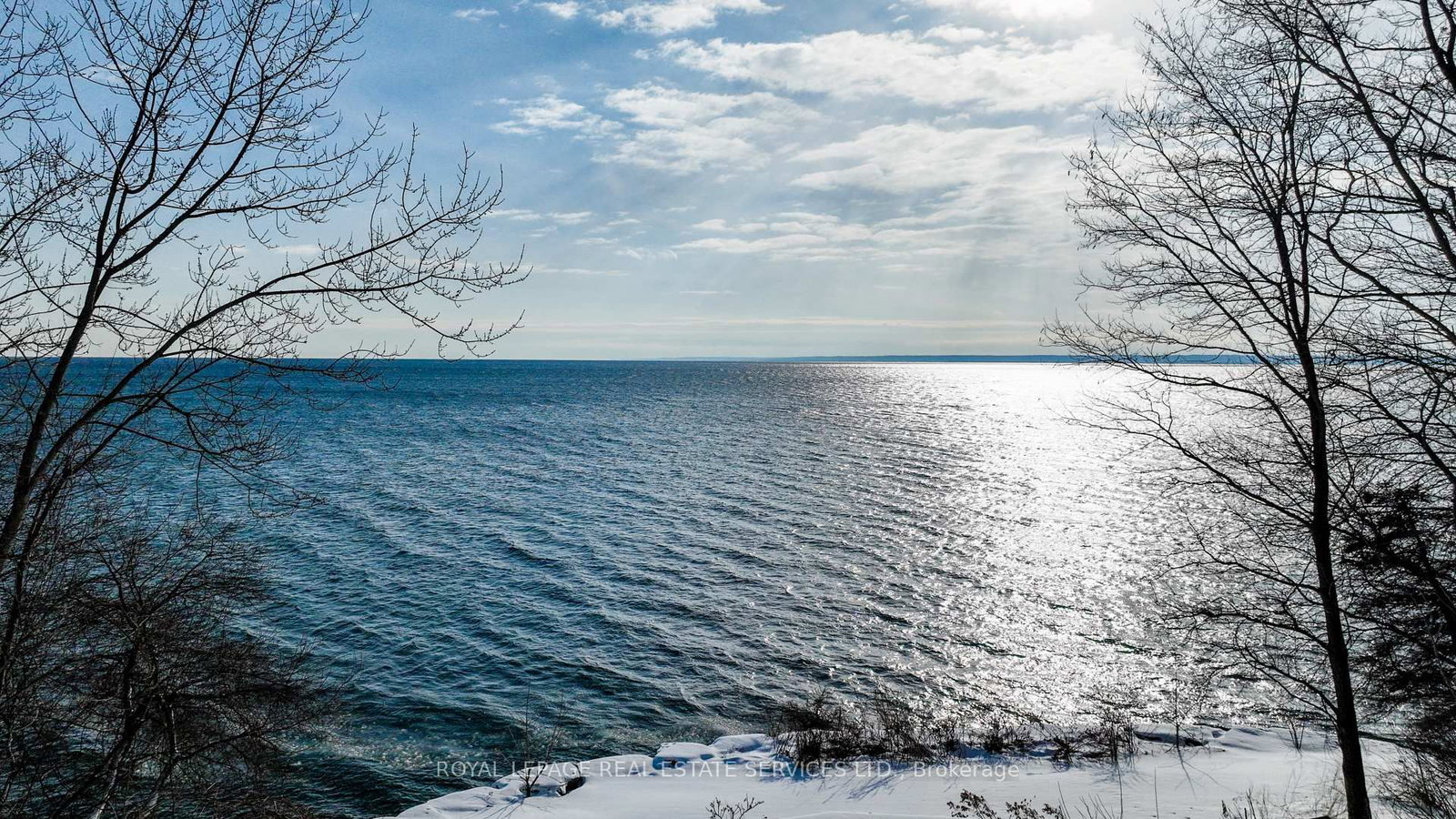 Detached House for sale at 100 Appleby Place, Burlington, Ontario, L7L 2X1 - Appleby - MLS: W12680286