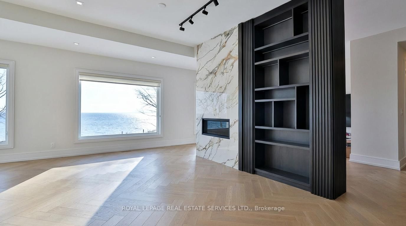 Detached House for sale at 100 Appleby Place, Burlington, Ontario, L7L 2X1 - Appleby - MLS: W12680286