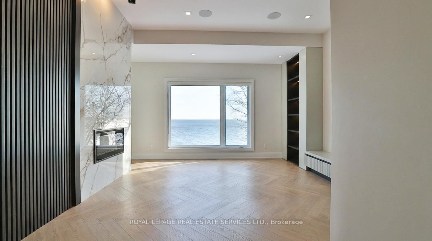 Detached House for sale at 100 Appleby Place, Burlington, Ontario, L7L 2X1 - Appleby - MLS: W12680286