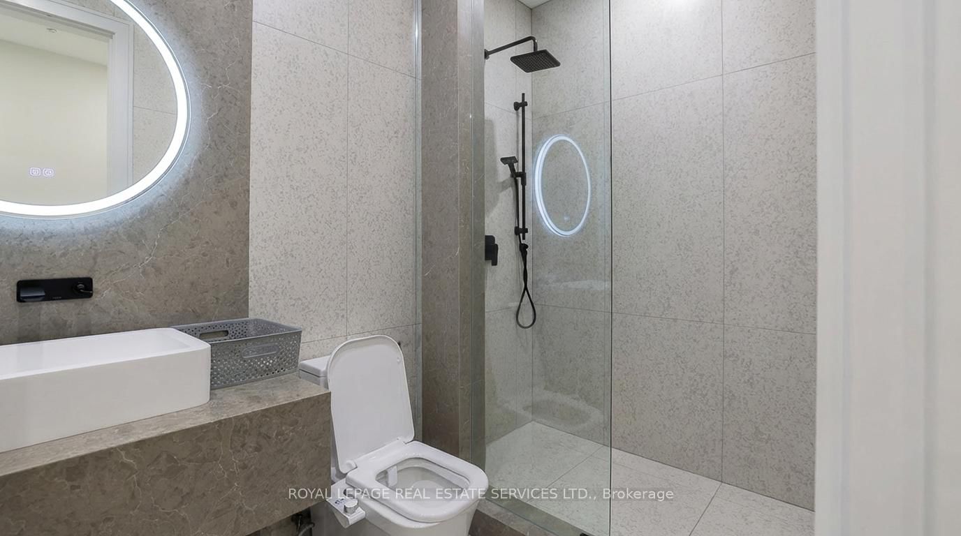 Detached House for sale at 100 Appleby Place, Burlington, Ontario, L7L 2X1 - Appleby - MLS: W12680286