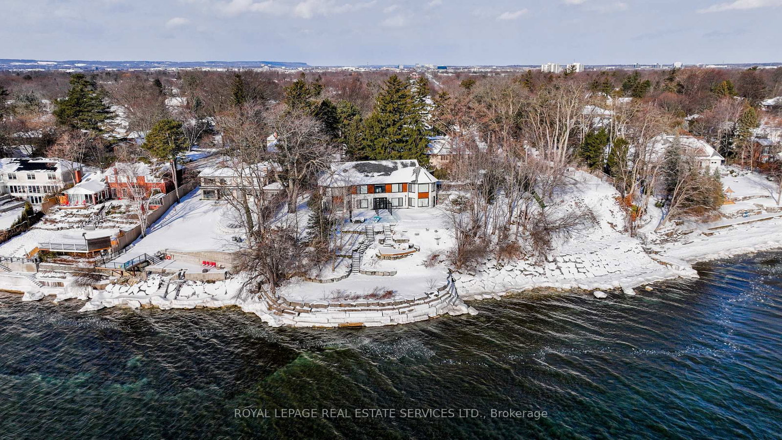 Detached House for sale at 100 Appleby Place, Burlington, Ontario, L7L 2X1 - Appleby - MLS: W12680286