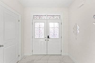 15 Farringdon Crescent — photo 4