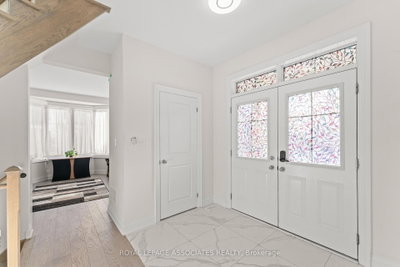 15 Farringdon Crescent — photo 5