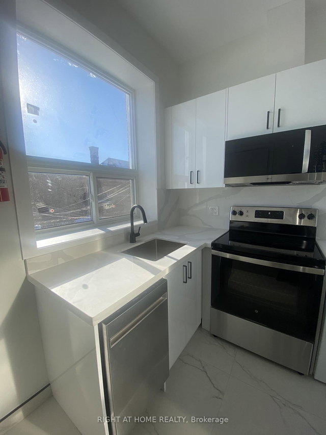 102 - 1359 Davenport Road