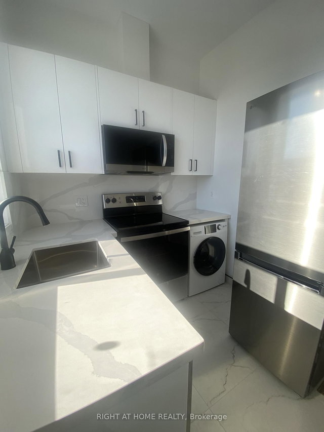 102 - 1359 Davenport Road