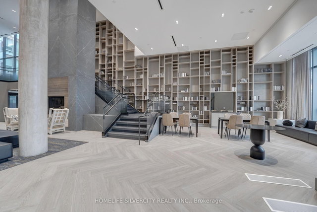 811 - 2450 Old Bronte Road