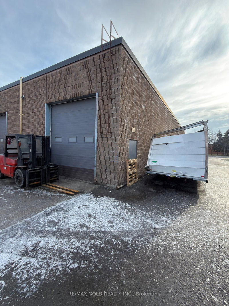 8 - 211 Wilkinson Rd, Brampton, L6T 4M2 | Image 2