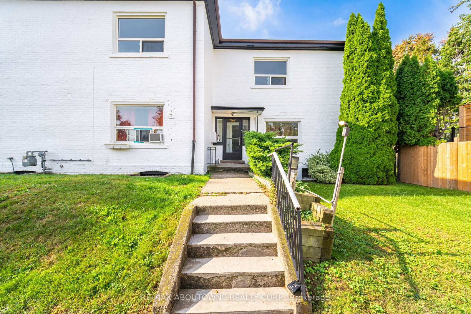 486 Holtby Avenue, Unit 3