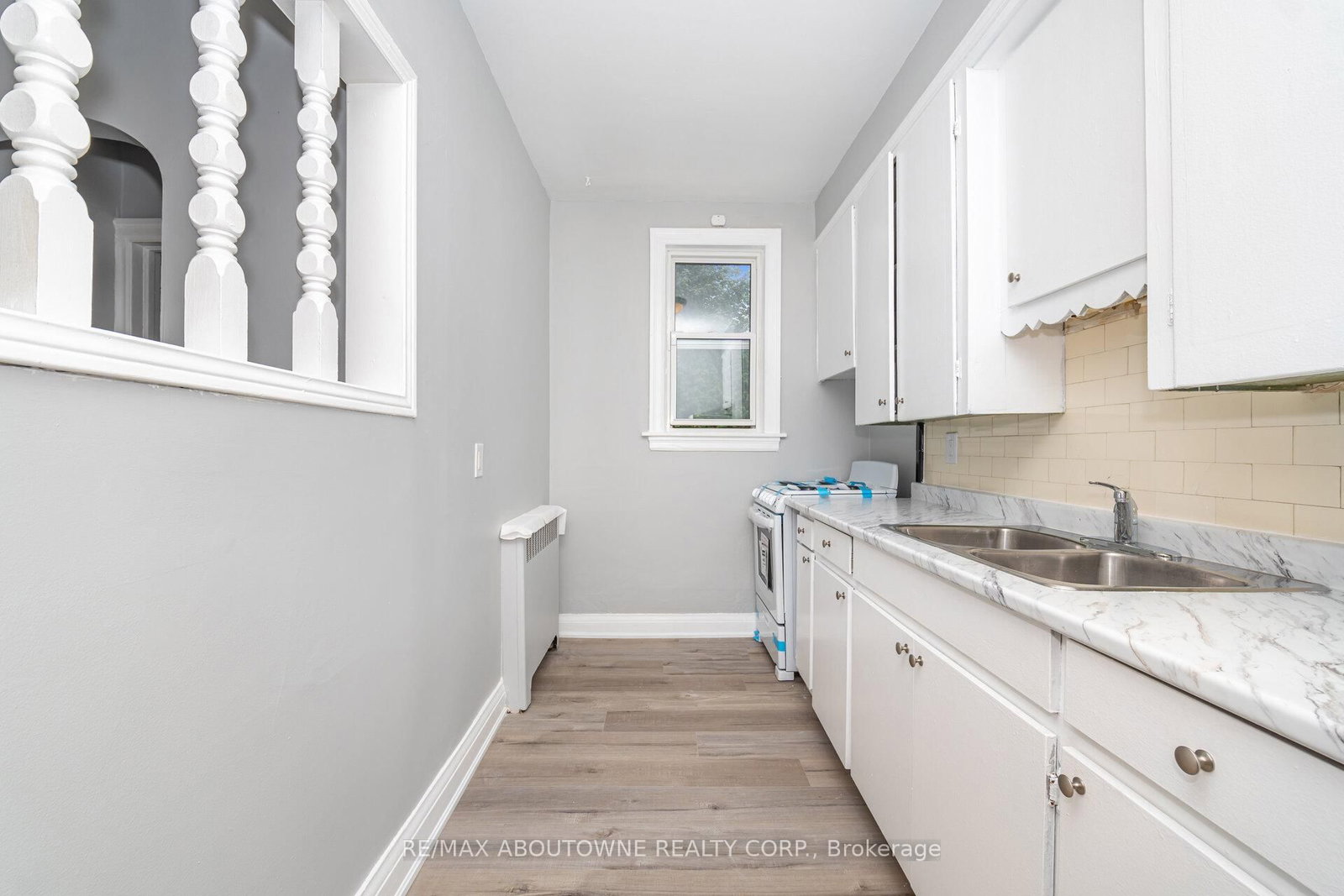 Semi-Detached House for lease at 3-486 Holtby Avenue, Burlington, Ontario, L7R 2R3 - Brant - MLS: W12683092